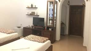 2 bedrooms, iron/ironing board, free WiFi, linens