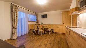 1 bedroom, free WiFi, linens