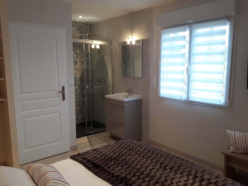 Le Chalet Vigneron Annex of Château Saint Christophe 3 mins from