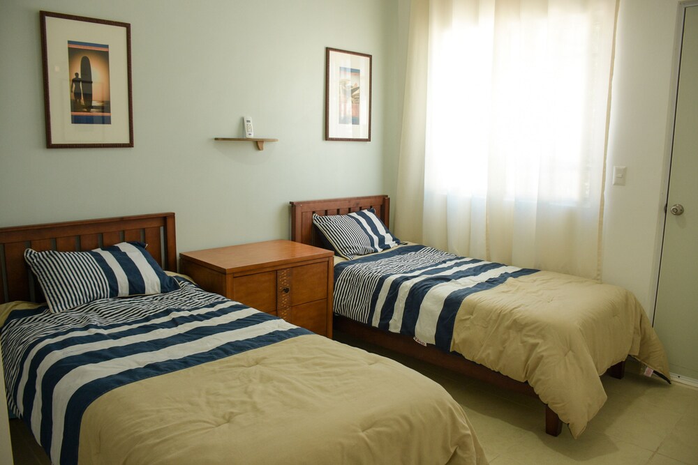 Mayan Riviera , 5 Minutes to beach new home, pool in quiet gated community.