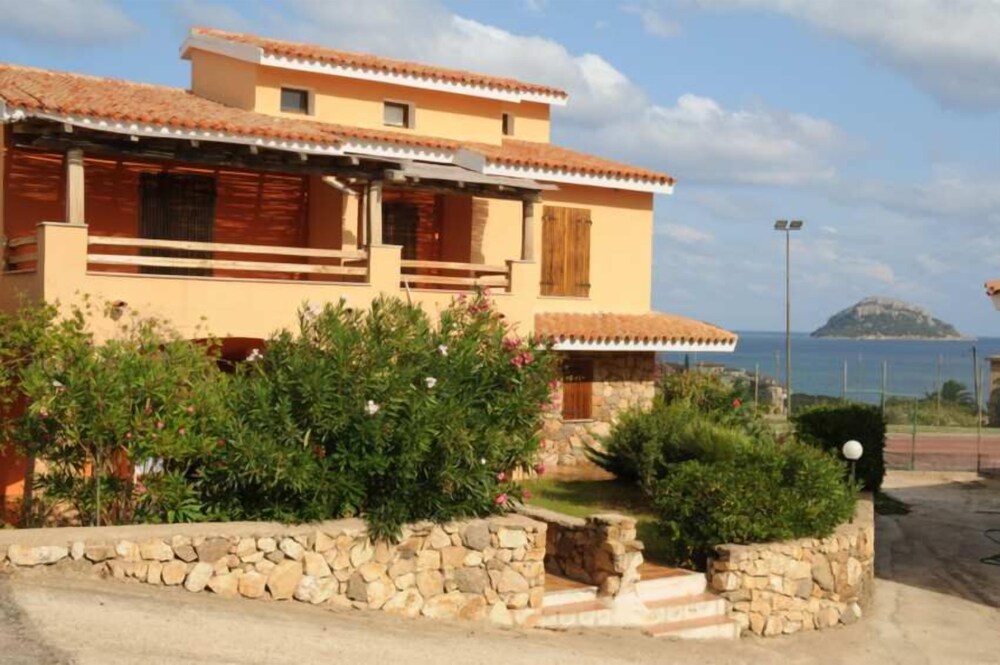 Appartamenti Spiaggia Bianca In Golfo Aranci Hotel Rates