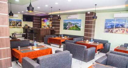 Hotel Gajur Palace