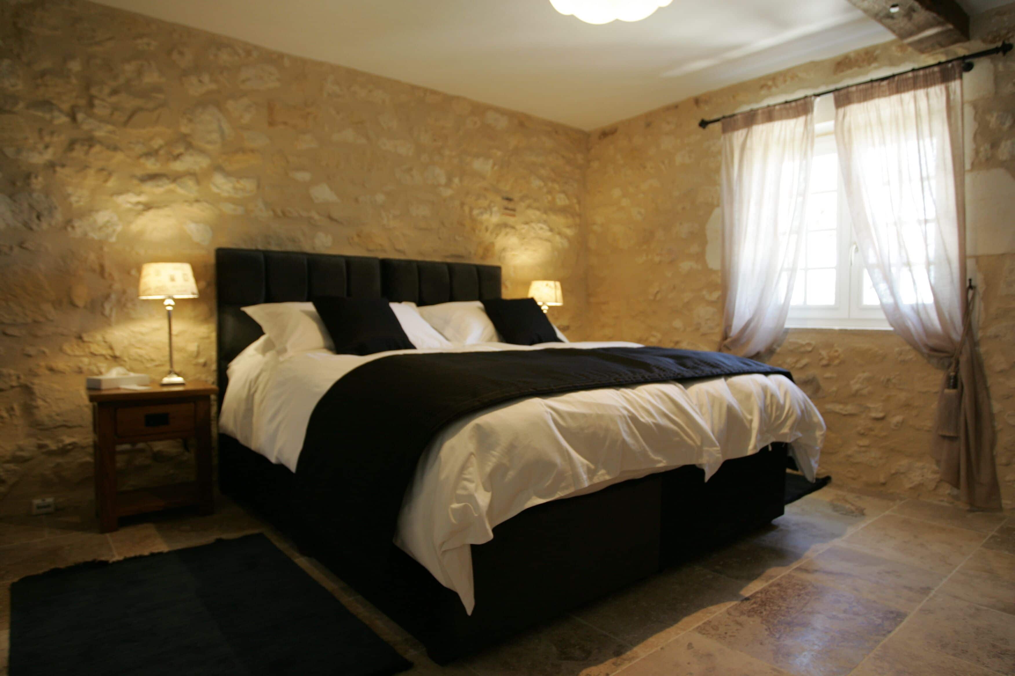 Gîte La Cour Adult Only Luxury 2 Bedroom Gîte in the Dordogne in Couze Et Saint Front, France
