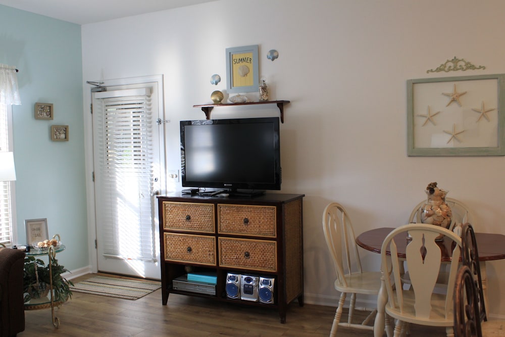 Solace and Comfort – Sea Trail - Beach 1 Mile, Golf Course, Ground Level, Linens