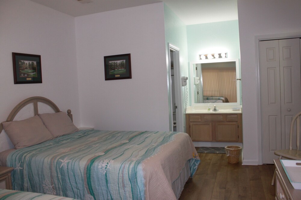 Solace and Comfort – Sea Trail - Beach 1 Mile, Golf Course, Ground Level, Linens
