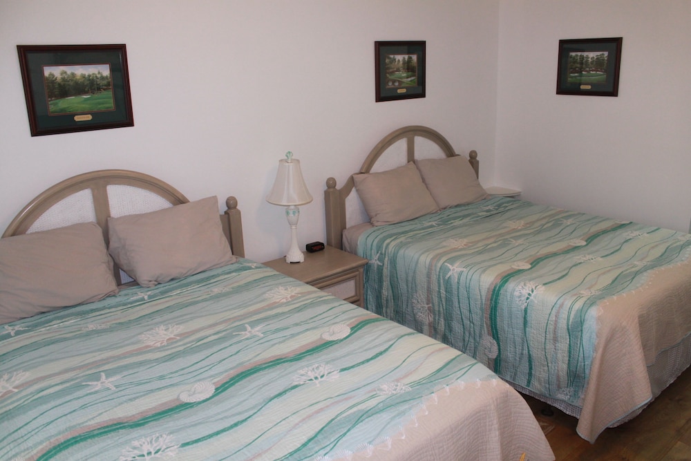 Solace and Comfort – Sea Trail - Beach 1 Mile, Golf Course, Ground Level, Linens