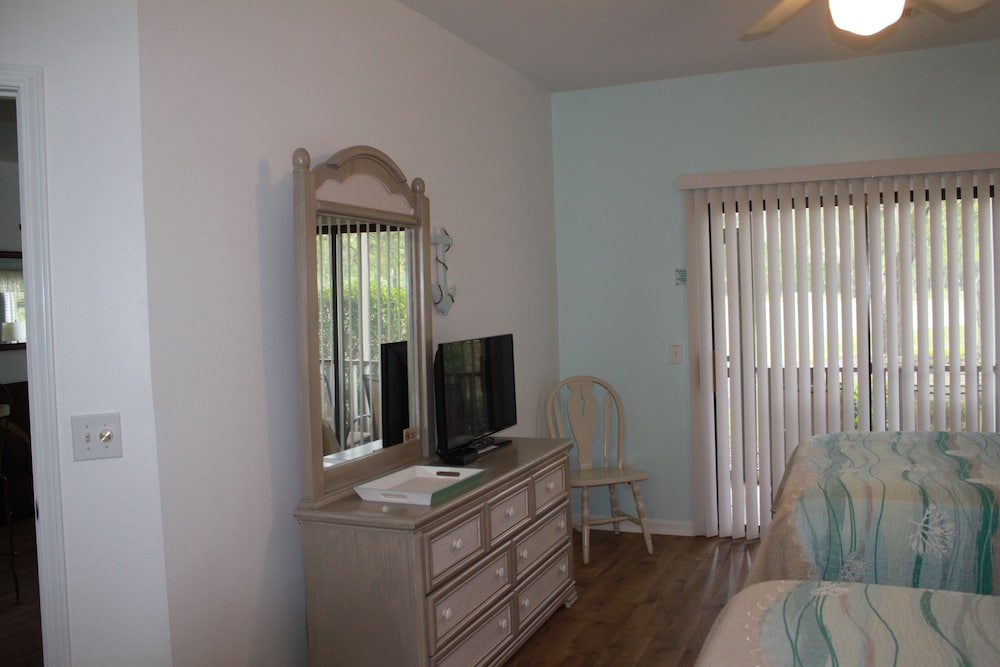 Solace and Comfort – Sea Trail - Beach 1 Mile, Golf Course, Ground Level, Linens
