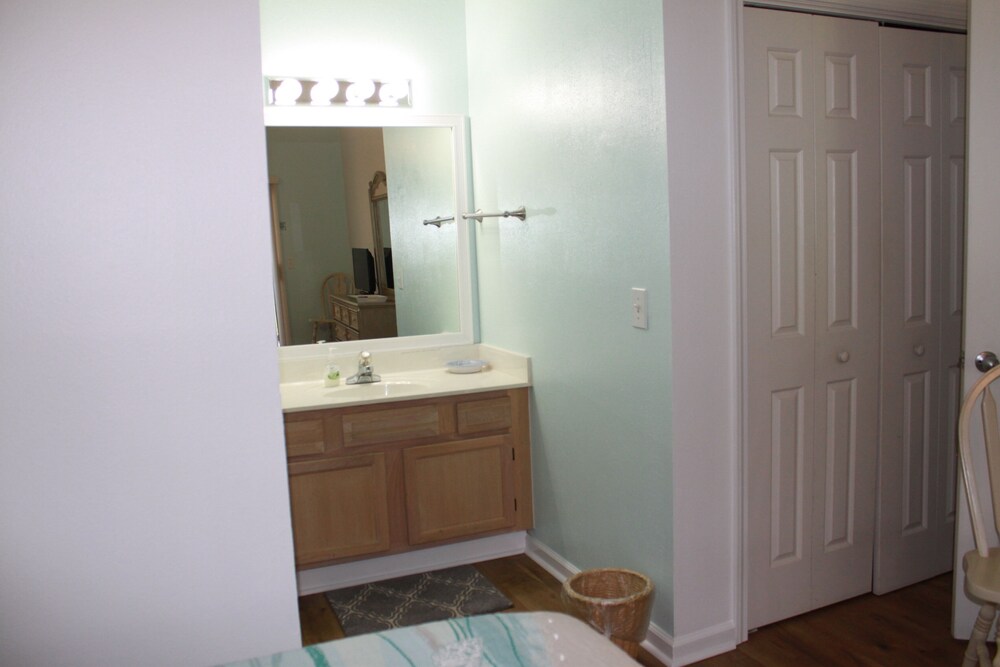Solace and Comfort – Sea Trail - Beach 1 Mile, Golf Course, Ground Level, Linens