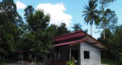 Baan Keree Thara Khiri Wong