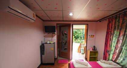 Urawadee Homestay Khiri Wong