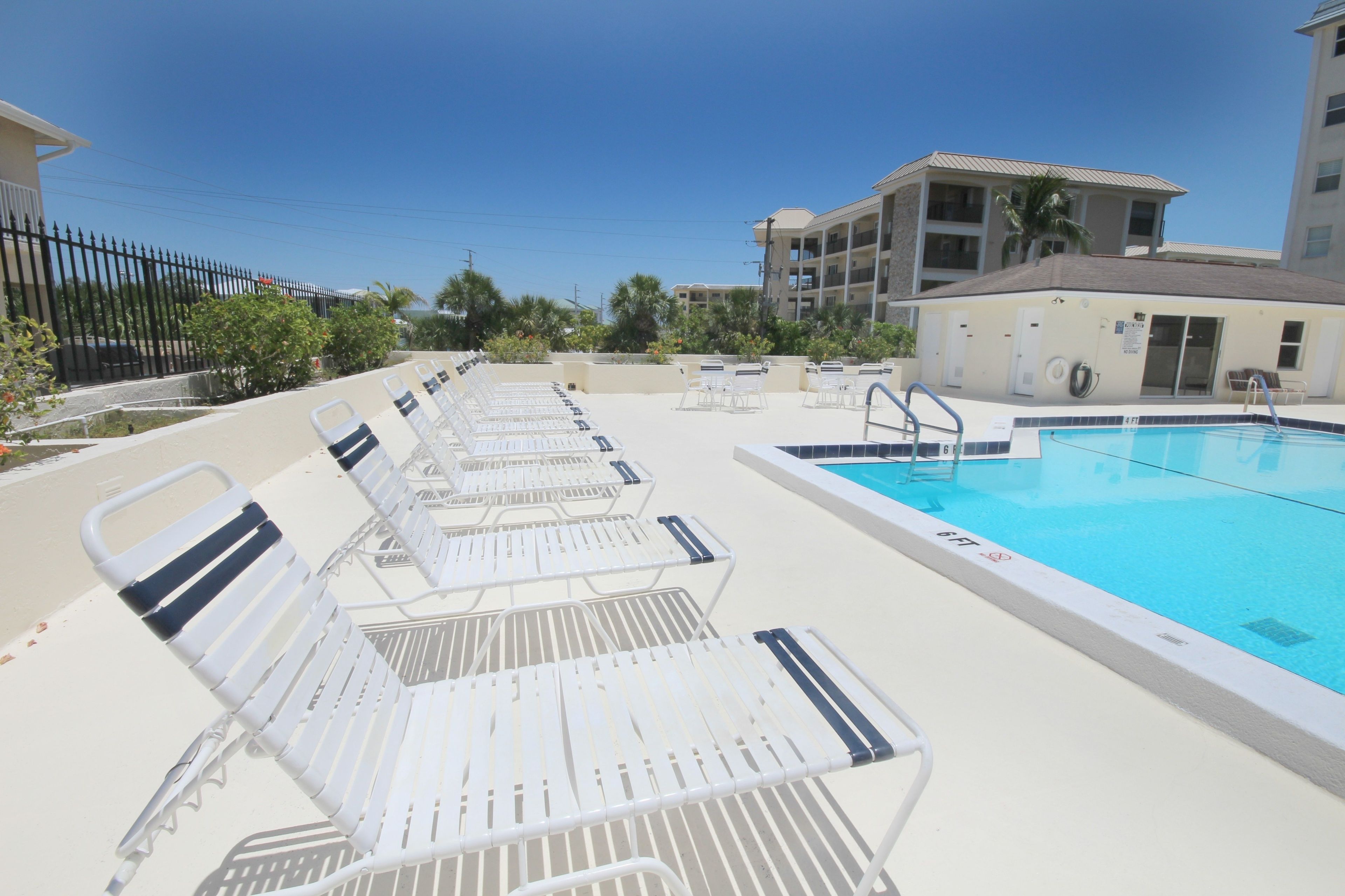 Island House Beach Club 1b 2 Bedroom Condo in Fort Myers ...