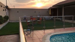 4 indoor pools, 2 outdoor pools