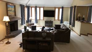 Flat-screen TV, fireplace