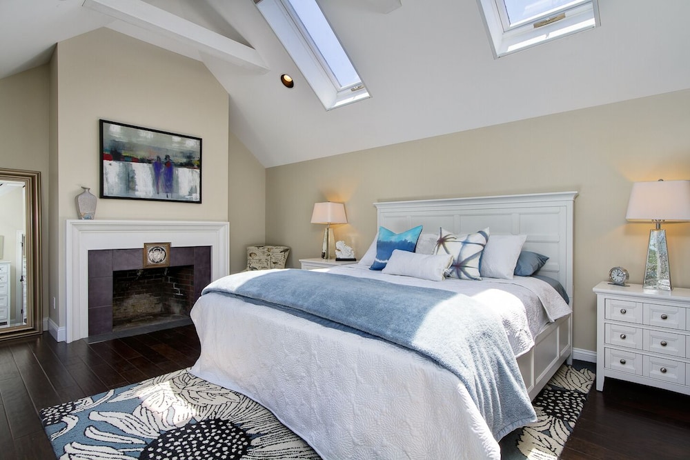 Perfect Maine Cottage with spectacular ocean and lighthouse views