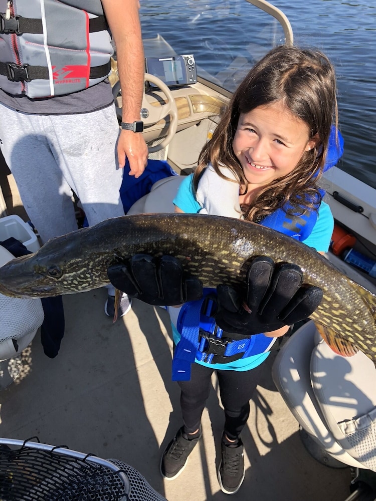 Jul 1522 now available! Beachfront Lake of the Woods Kenora w/ boat