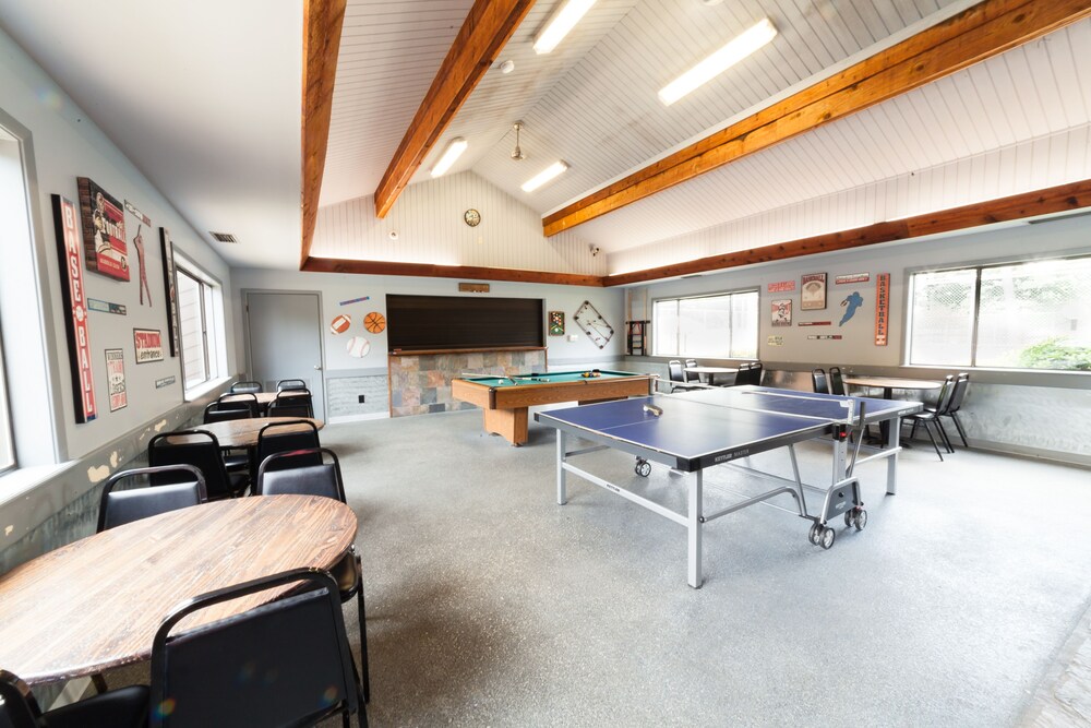 South Shore 1 bdrm! Cabana-Gameroom! Mini-Golf! 2 Pools