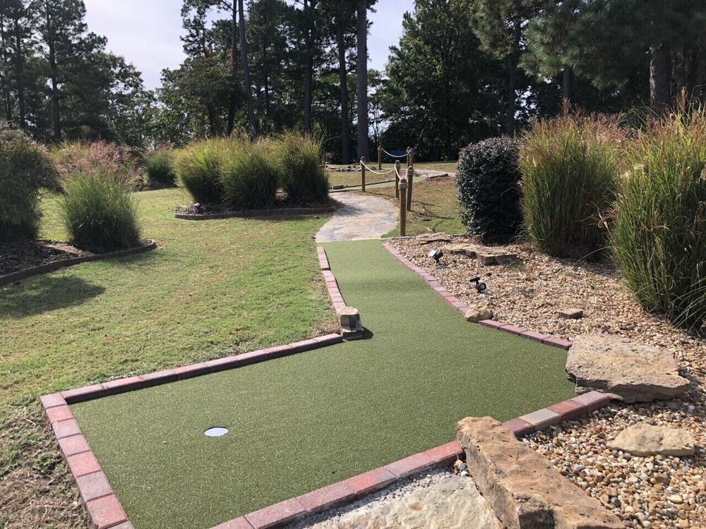 South Shore 1 bdrm! Cabana-Gameroom! Mini-Golf! 2 Pools