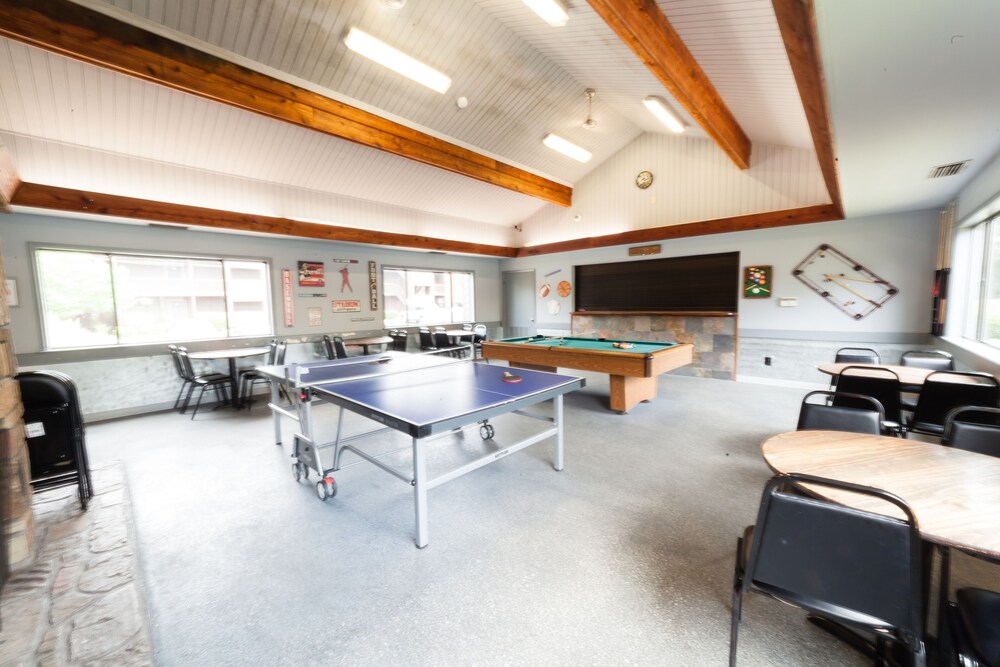 South Shore 1 bdrm! Cabana-Gameroom! Mini-Golf! 2 Pools