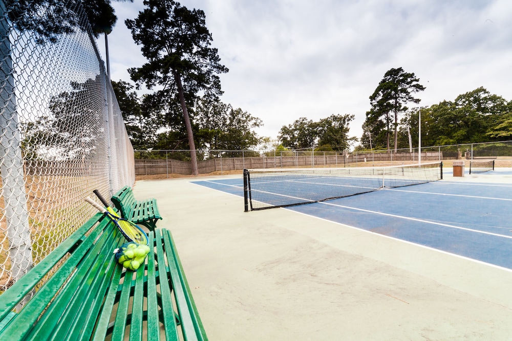 South Shore 1 bdrm! Cabana-Gameroom! Mini-Golf! 2 Pools