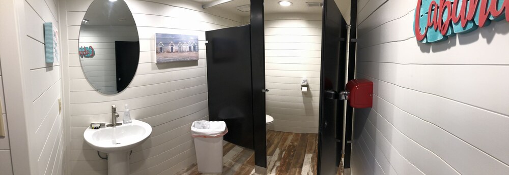 South Shore 1 bdrm! Cabana-Gameroom! Mini-Golf! 2 Pools