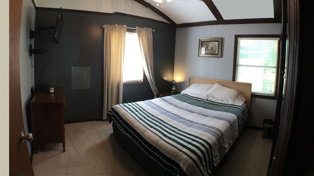 Cabin Near Burr Oak State Park County Vrbo