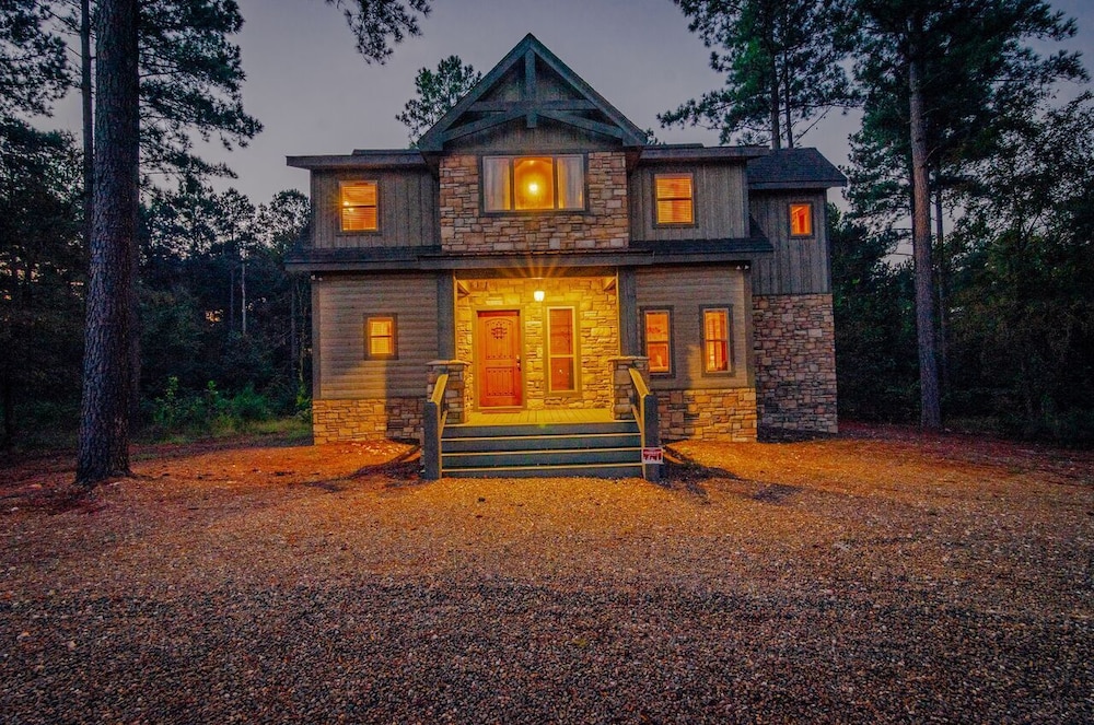 Do you want to be surrounded by nature, yet have all the luxurious accommodation