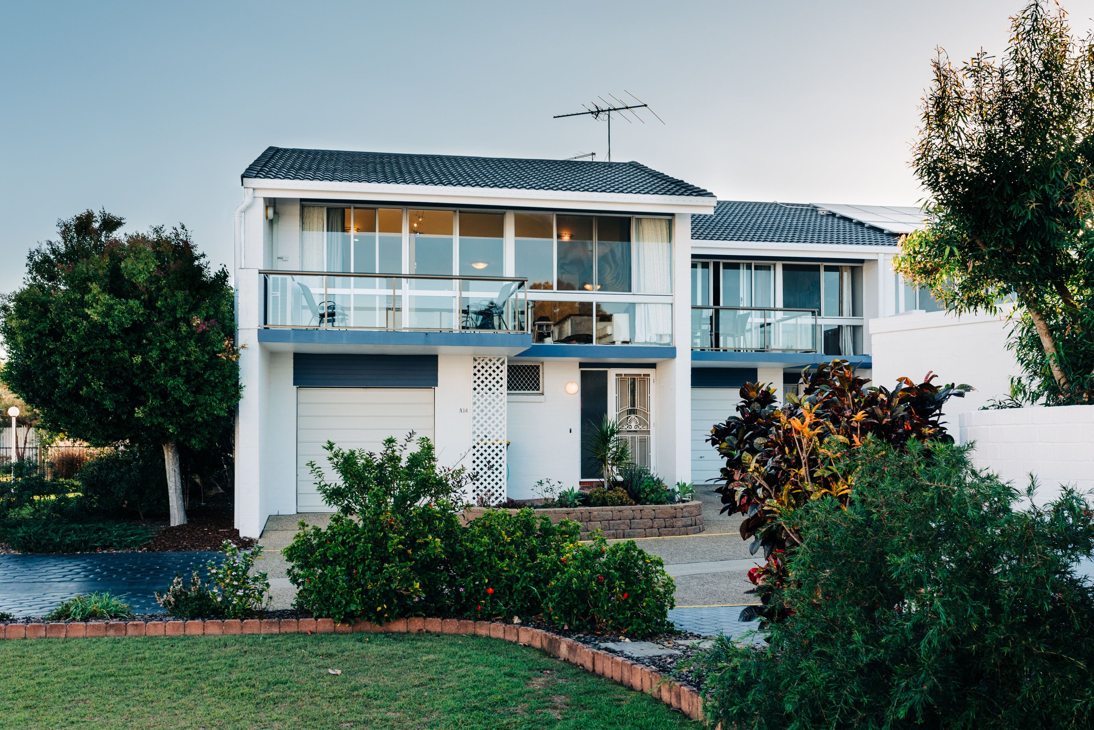 Island View: Family friendly waterfront townhouse