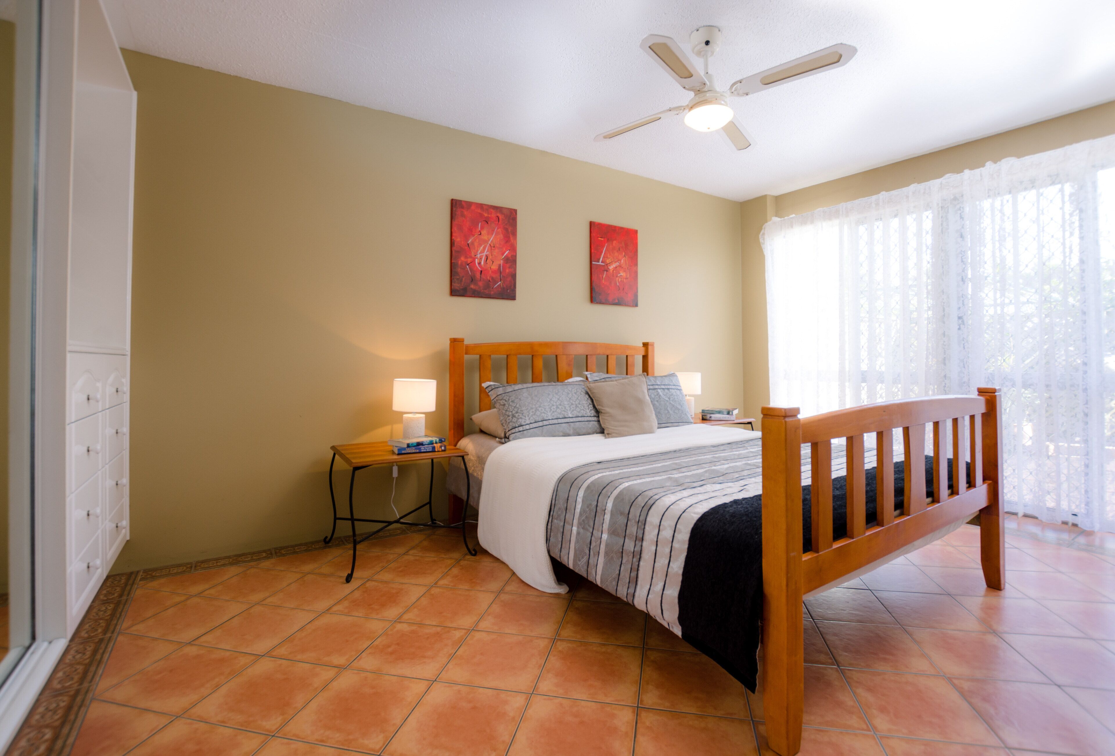 Island View: Family friendly waterfront townhouse