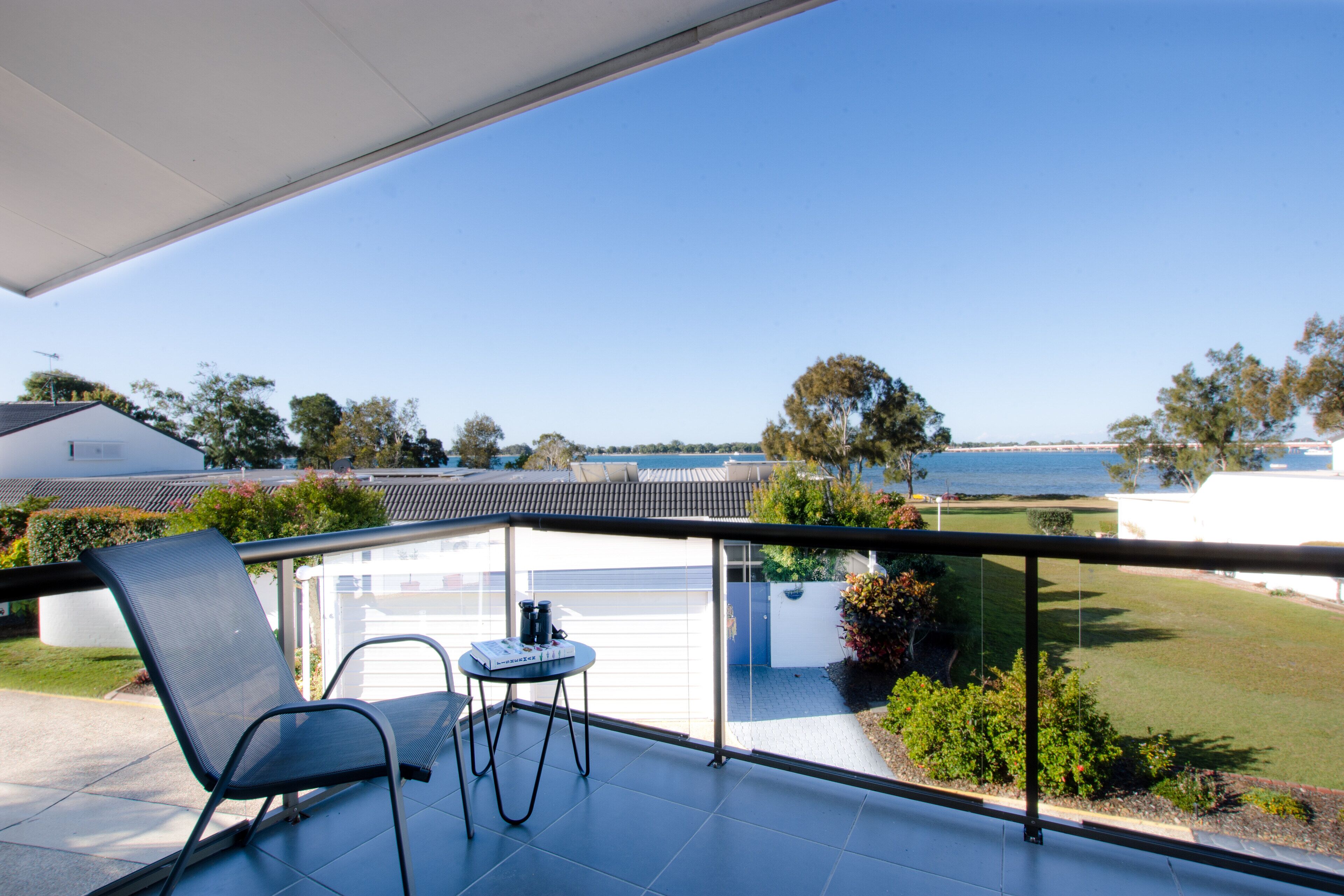 Island View: Family friendly waterfront townhouse