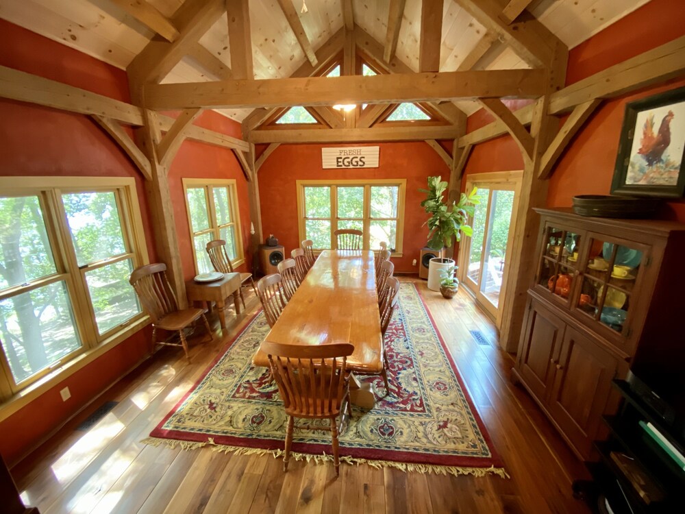 Luxury Log Home. Douglas Lake Estate. 40 acres with only 2 homes.