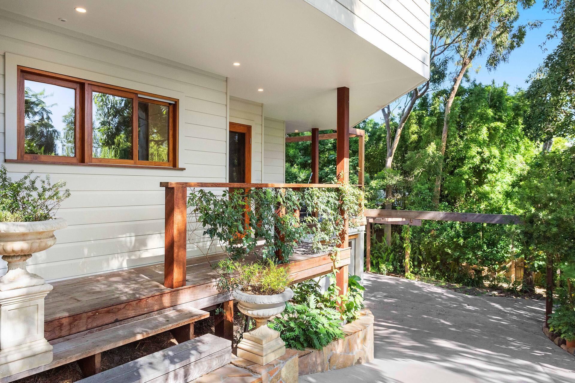 Private Haven, Walk to Town, Walk to Beach