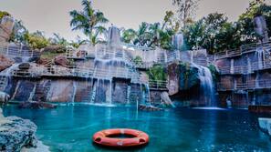 Pool waterfall