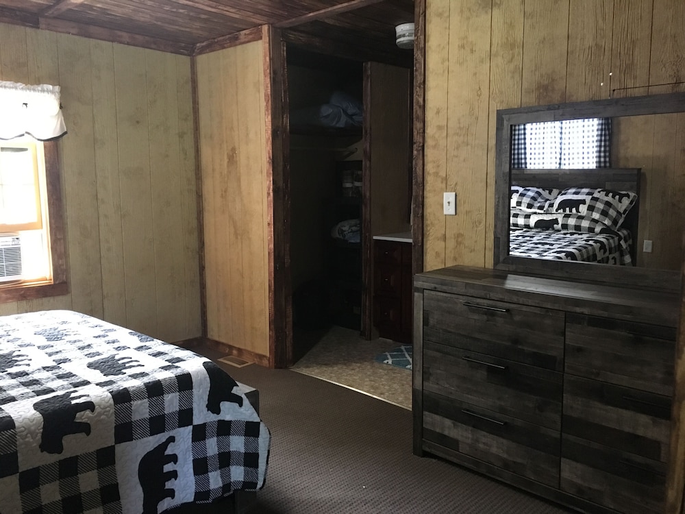 Cabin near Grayson Lake State Park KY 2 bedroom, 2 full bathrooms