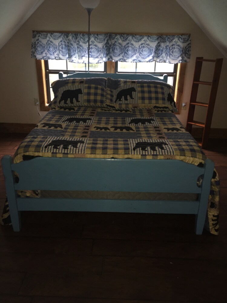 Cabin near Grayson Lake State Park KY 2 bedroom, 2 full bathrooms