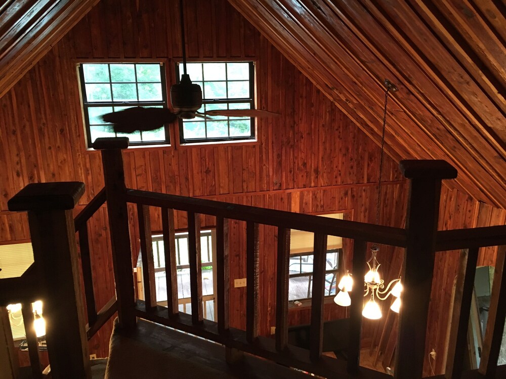 Cabin near Grayson Lake State Park KY 2 bedroom, 2 full bathrooms