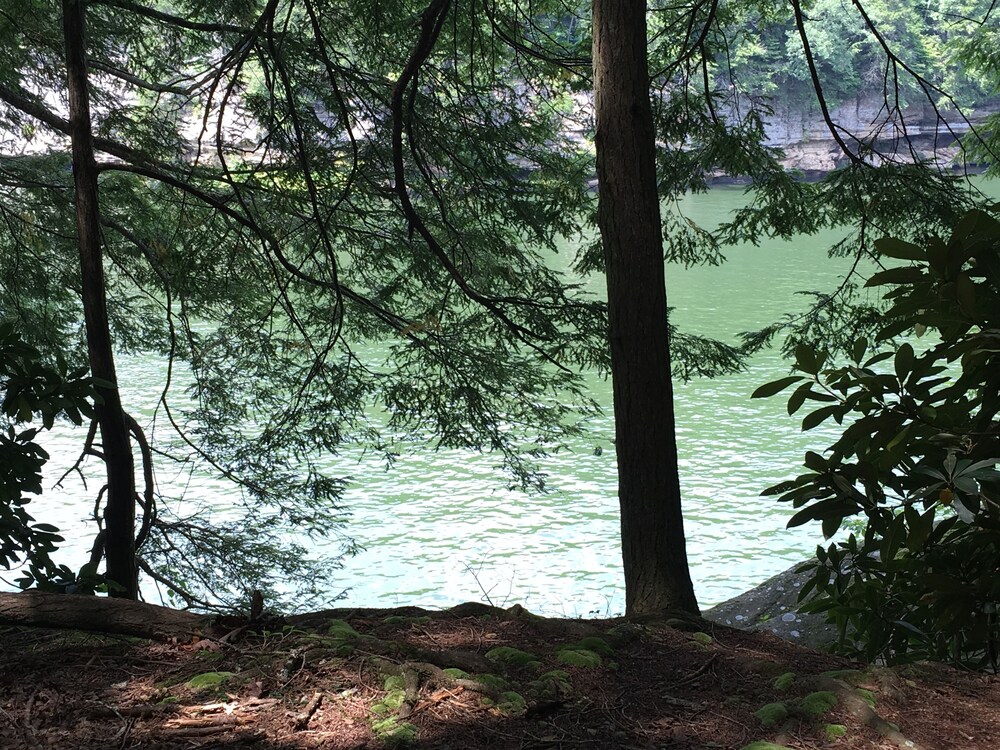 Cabin near Grayson Lake State Park KY 2 bedroom, 2 full bathrooms