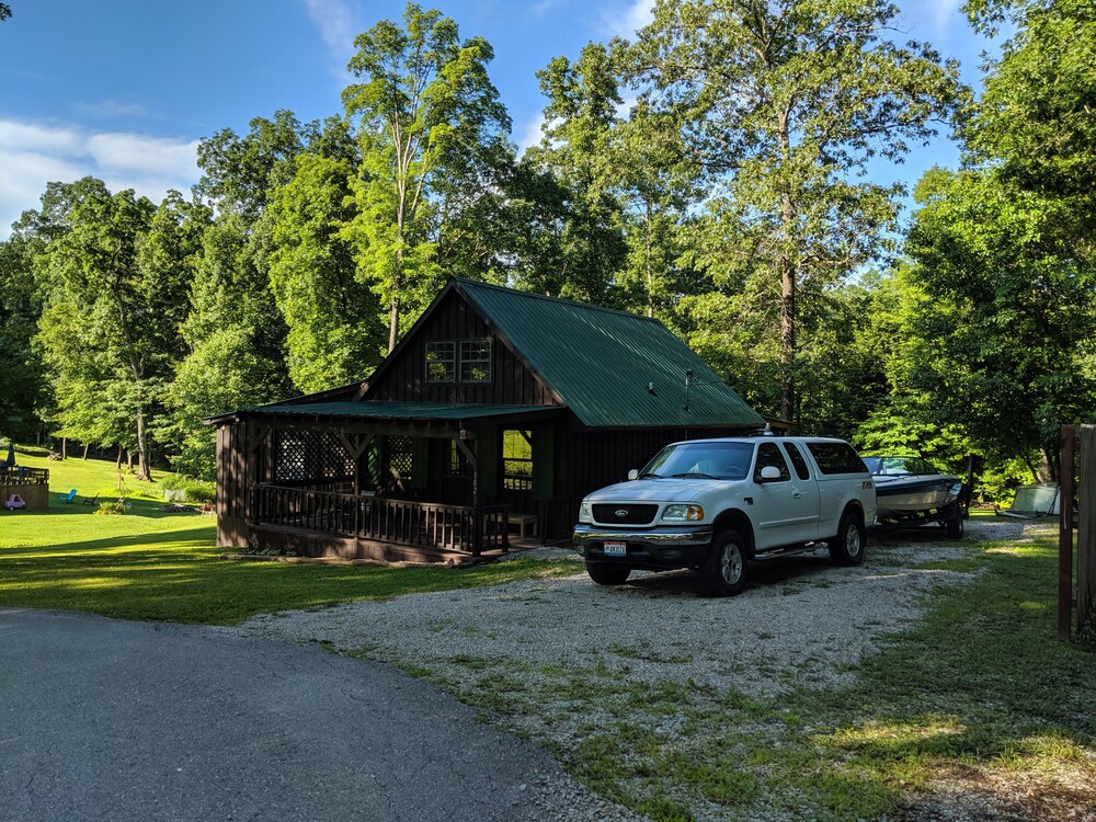 Cabin near Grayson Lake State Park KY 2 bedroom, 2 full bathrooms