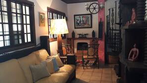 TV, lareira, DVD player, pebolim