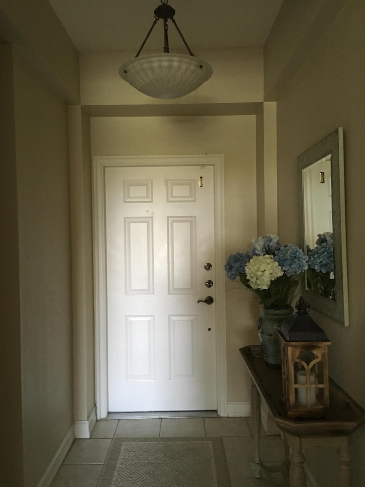 Beautiful condo with golf course view located in SW Florida gated