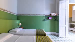 Coffre-forts dans les chambres, Wi-Fi (en supplément), draps fournis