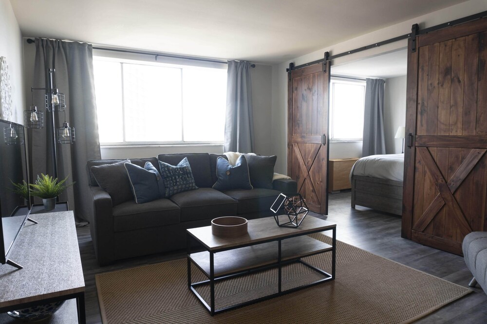 Welcome Barn 2 Bedroom 1 Bath Parking In Atlanta