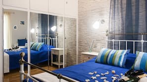 2 bedrooms, in-room safe, iron/ironing board, free WiFi