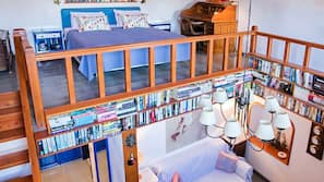 5 bedrooms, iron/ironing board, WiFi, linens