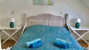 2 Schlafzimmer, kostenlose Babybetten, kostenloses WLAN, Bettwäsche