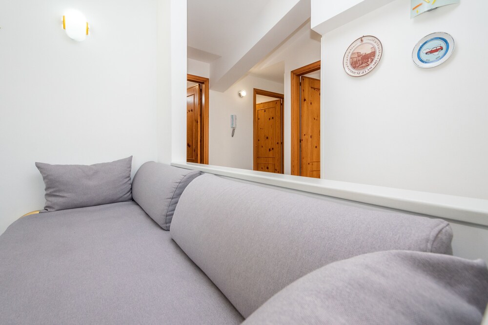 ARVILLA'S HOUSES. Sunshine apt in the villa. 3Bedrooms, 2Bathrooms