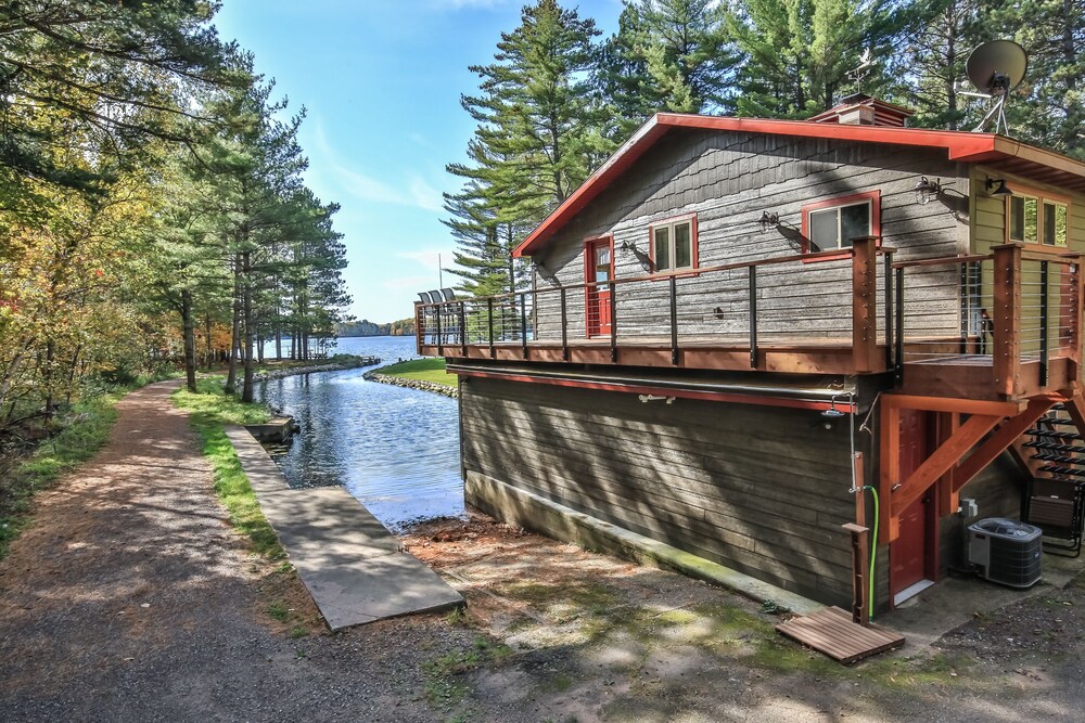 Beautiful Location on Little Star Lake and the 10 Lake Manitowish Chain
