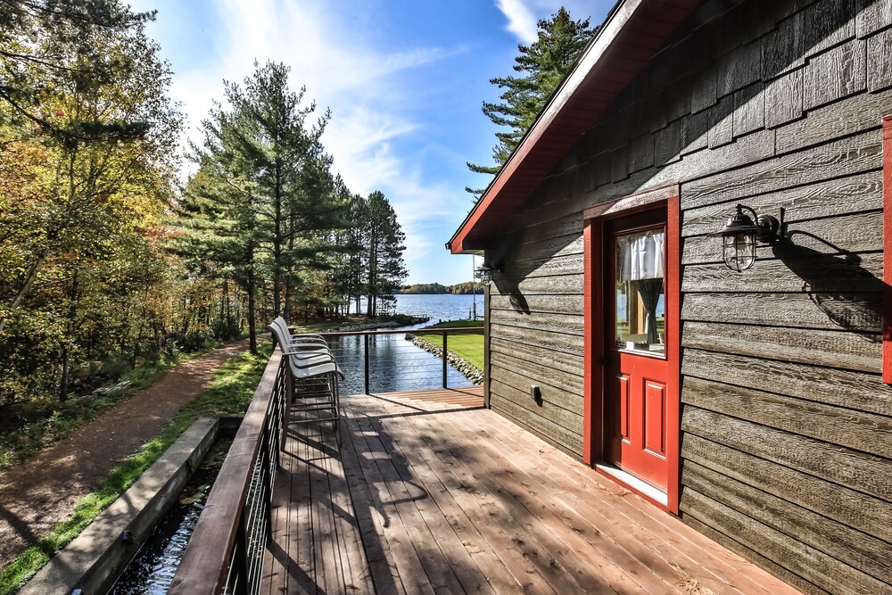 Beautiful Location on Little Star Lake and the 10 Lake Manitowish Chain in Manitowish Waters