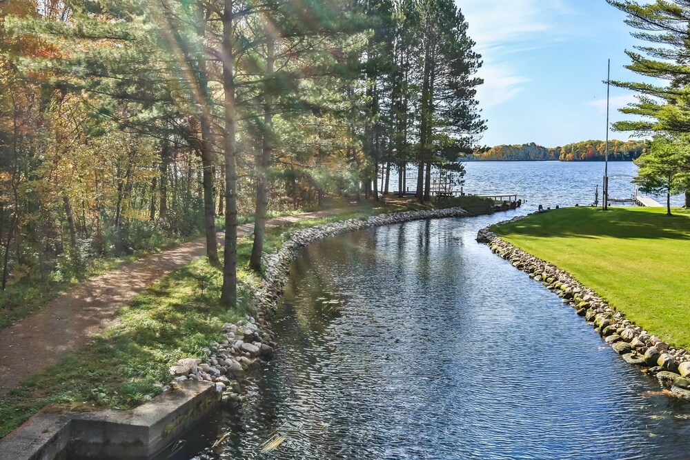 Beautiful Location on Little Star Lake and the 10 Lake Manitowish Chain
