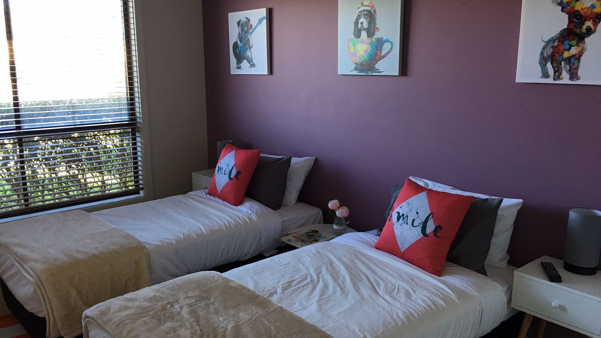 Macquarie Lodge - Luxury 3 bedroom house