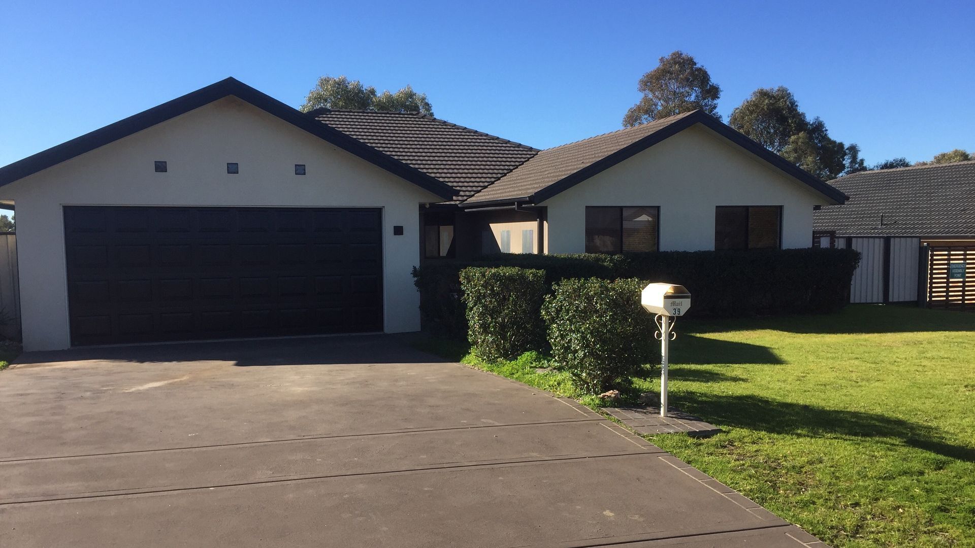 Macquarie Lodge - Luxury 3 bedroom house